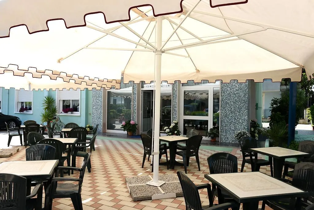 Hotel Savoia Lido di Jesolo 3*,  Italia